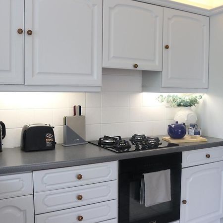 لندن Inviting You To Your Home From Home 10 Minutes From Stratford Westfield المظهر الخارجي الصورة