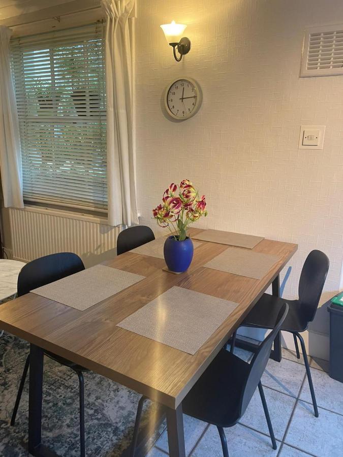 لندن Inviting You To Your Home From Home 10 Minutes From Stratford Westfield المظهر الخارجي الصورة