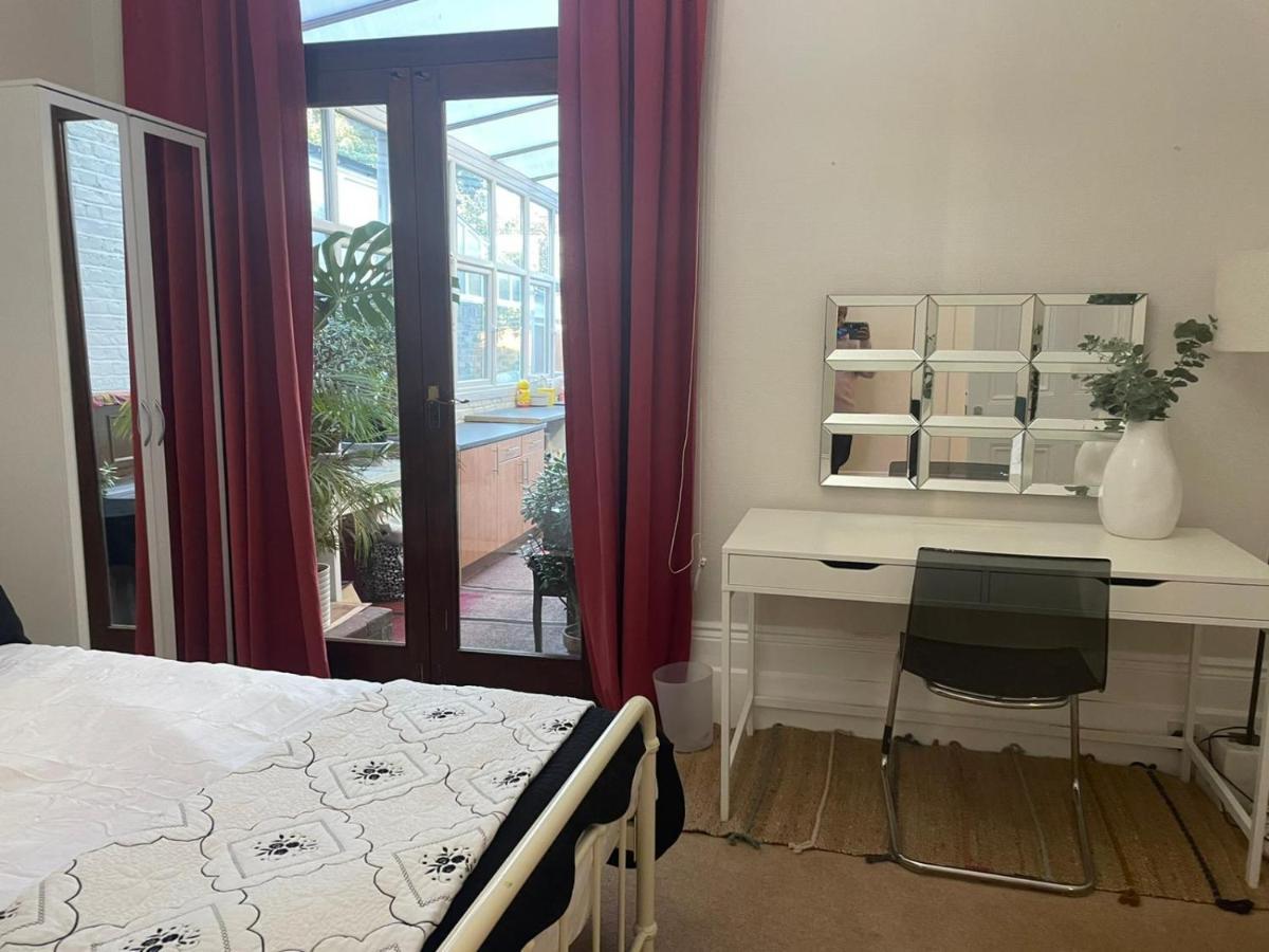 لندن Inviting You To Your Home From Home 10 Minutes From Stratford Westfield المظهر الخارجي الصورة